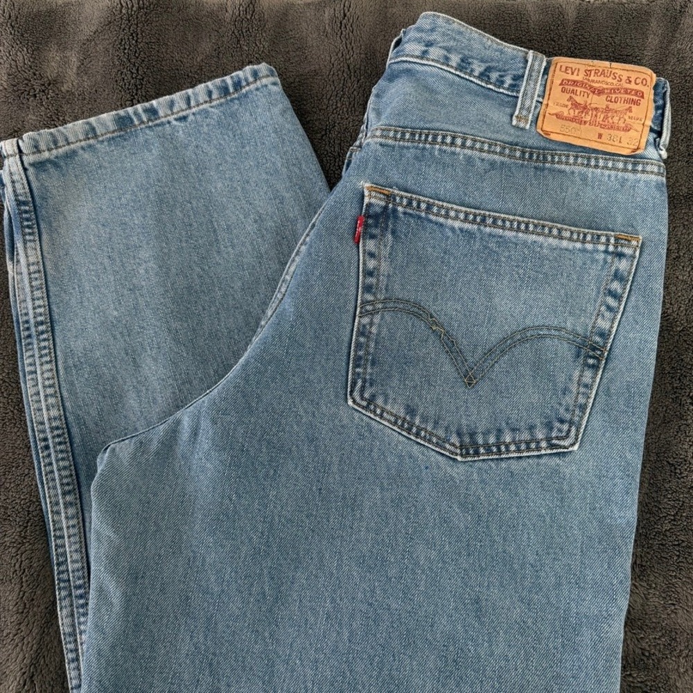 Vintage 2006 Levi's Men's 550 Relaxed Fit Jeans 38x32 Blue Light Wash Y2K Denim